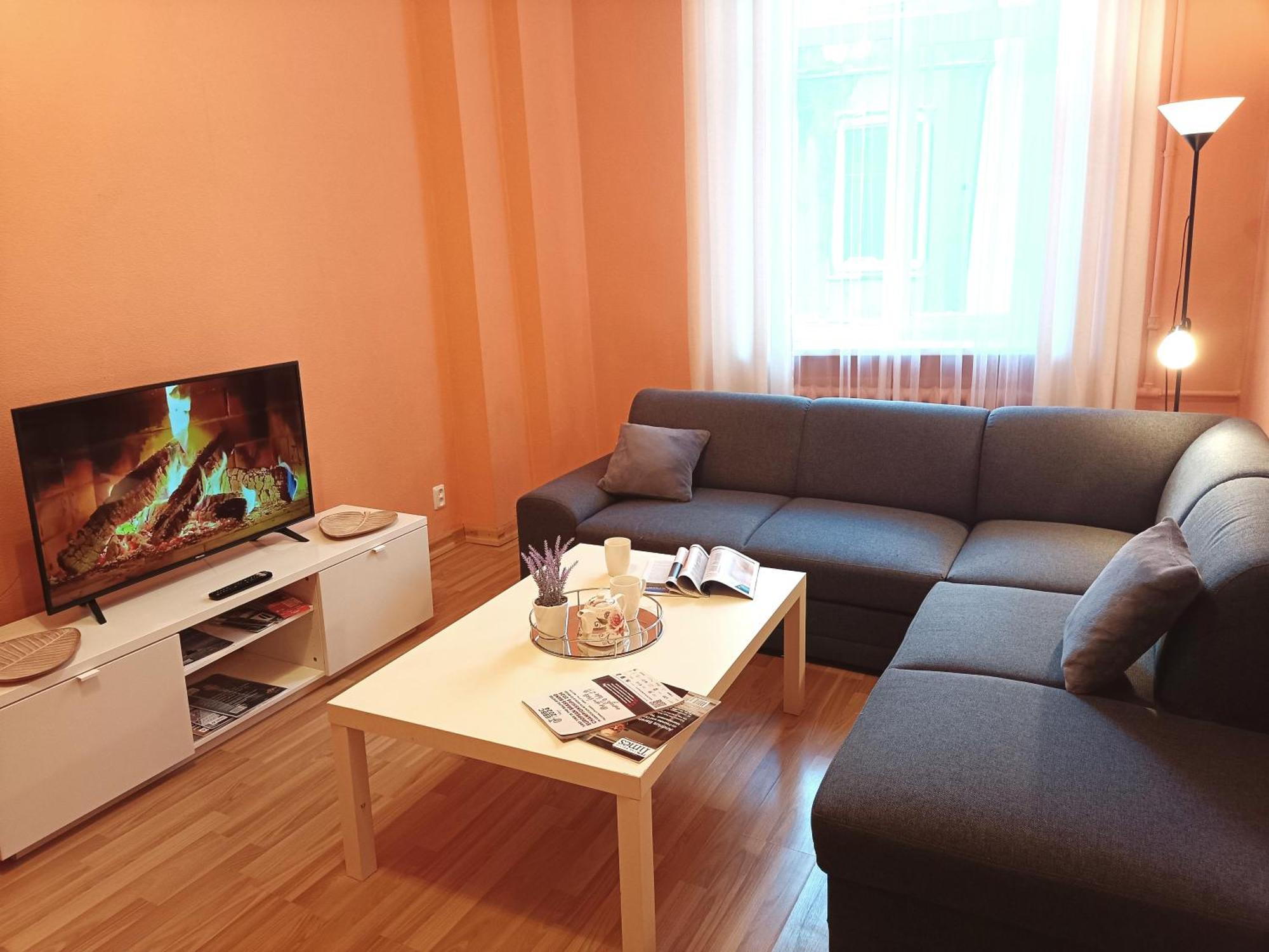 Spacious Old Town Family Peachy 2 Bedrooms Apartment, Nearby The Riga Presidential Castle Exterior photo